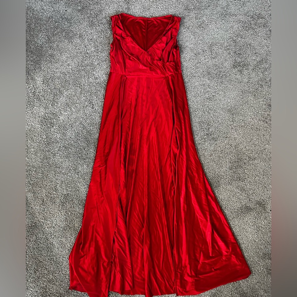 Red Sleeveless Maxi Dress